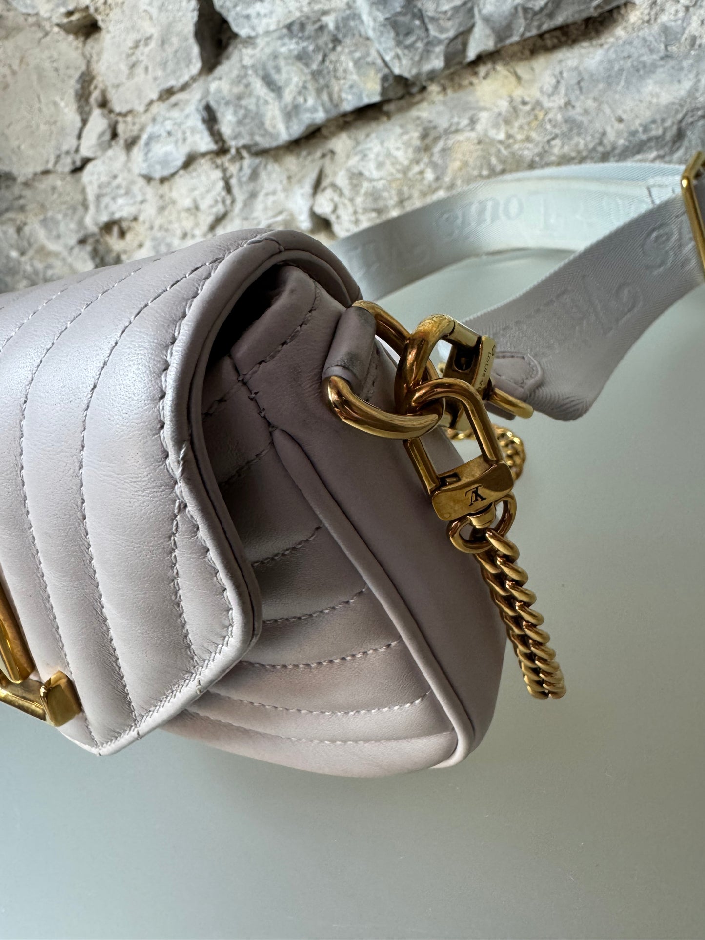 Louis Vuitton New Wave Multi Pochette – Grau