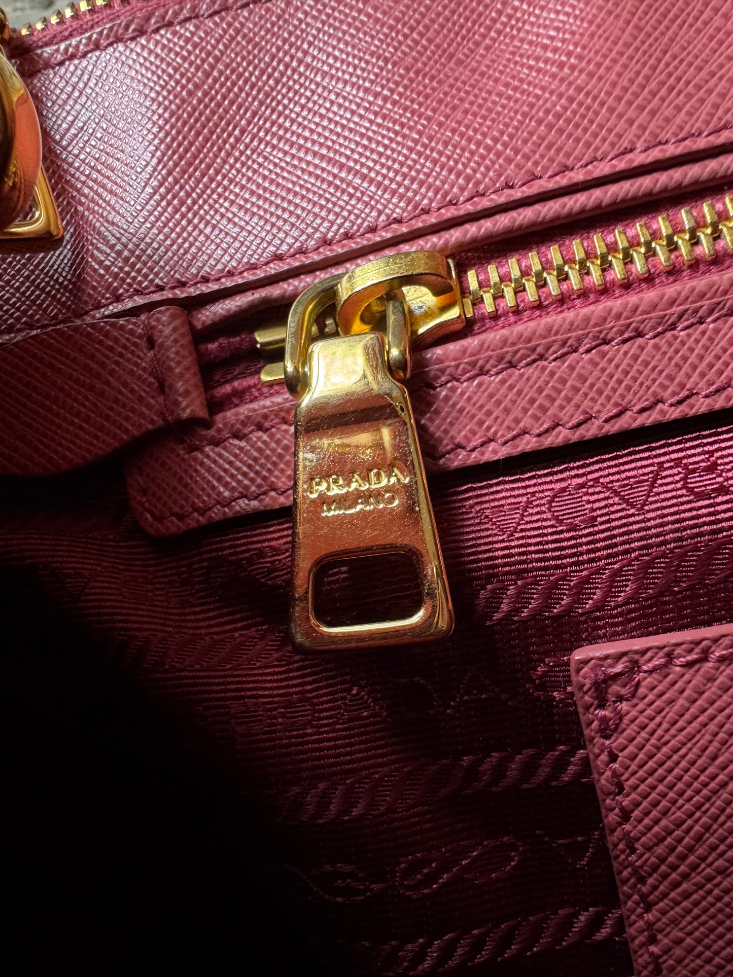 Prada Galleria Saffiano Colorblock Handtasche – Rosa