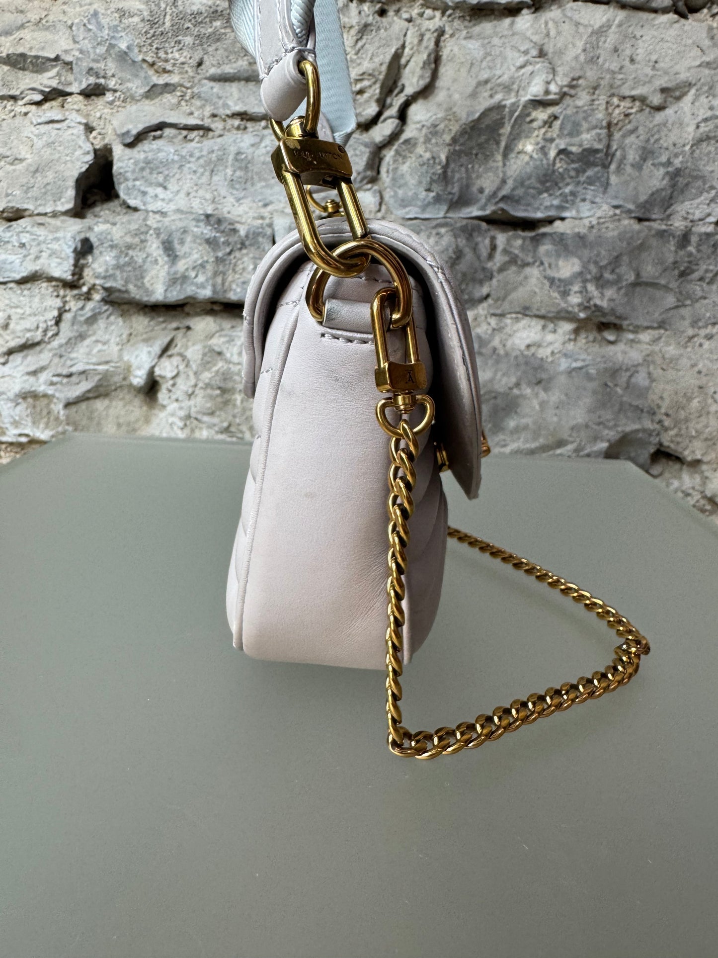 Louis Vuitton New Wave Multi Pochette – Grau