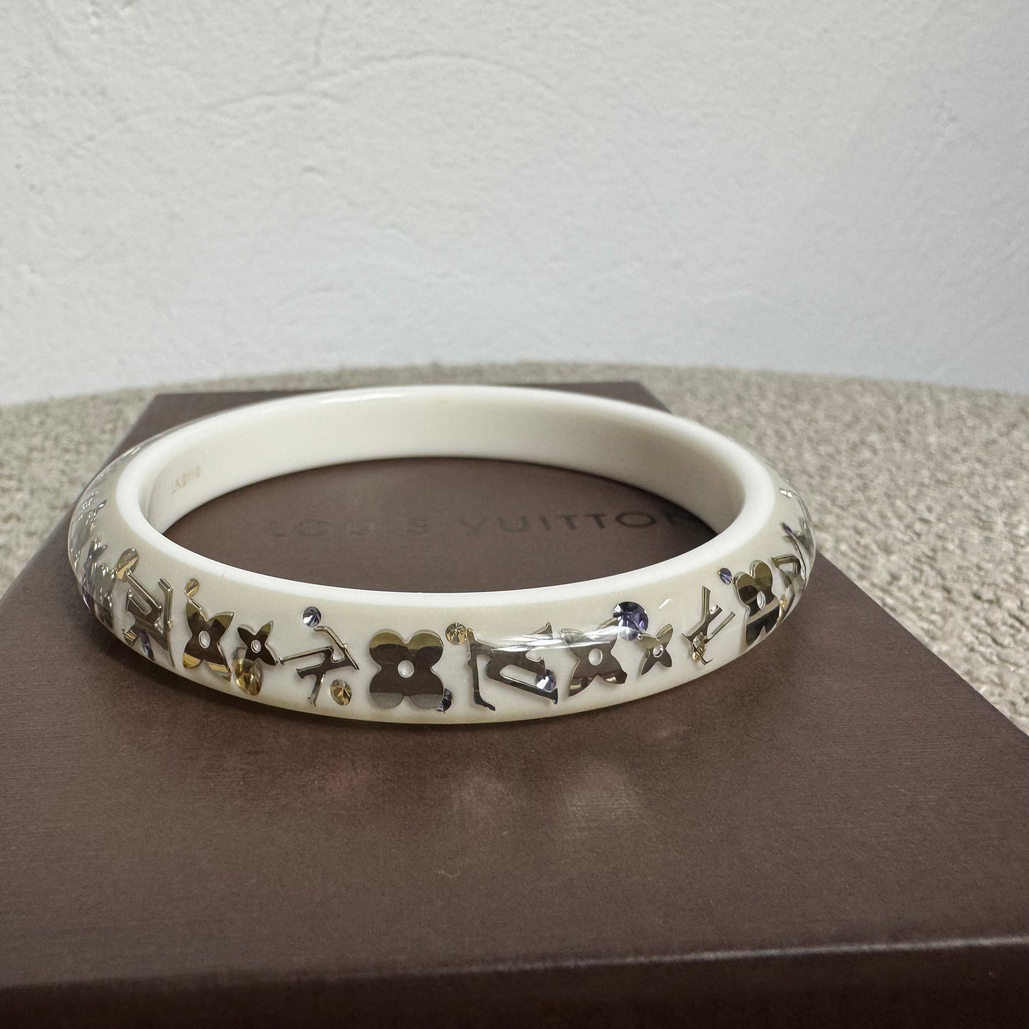 Louis Vuitton Resin Monogram Inclusion Armband – Weiß / Silber / Lila