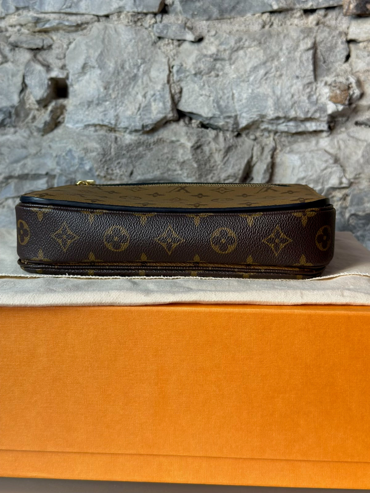 Louis Vuitton Pochette Métis Monogram Reverse Canvas