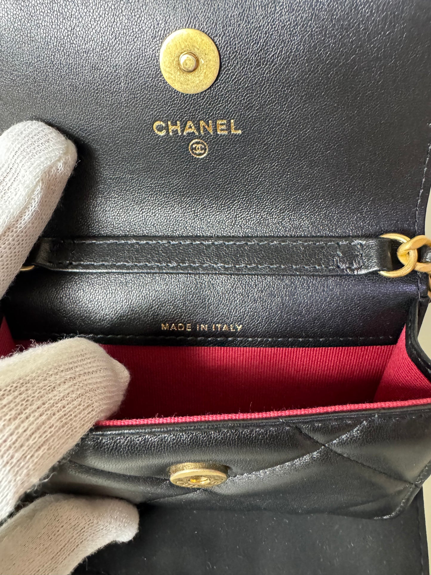 Chanel 19 Wallet on Chain