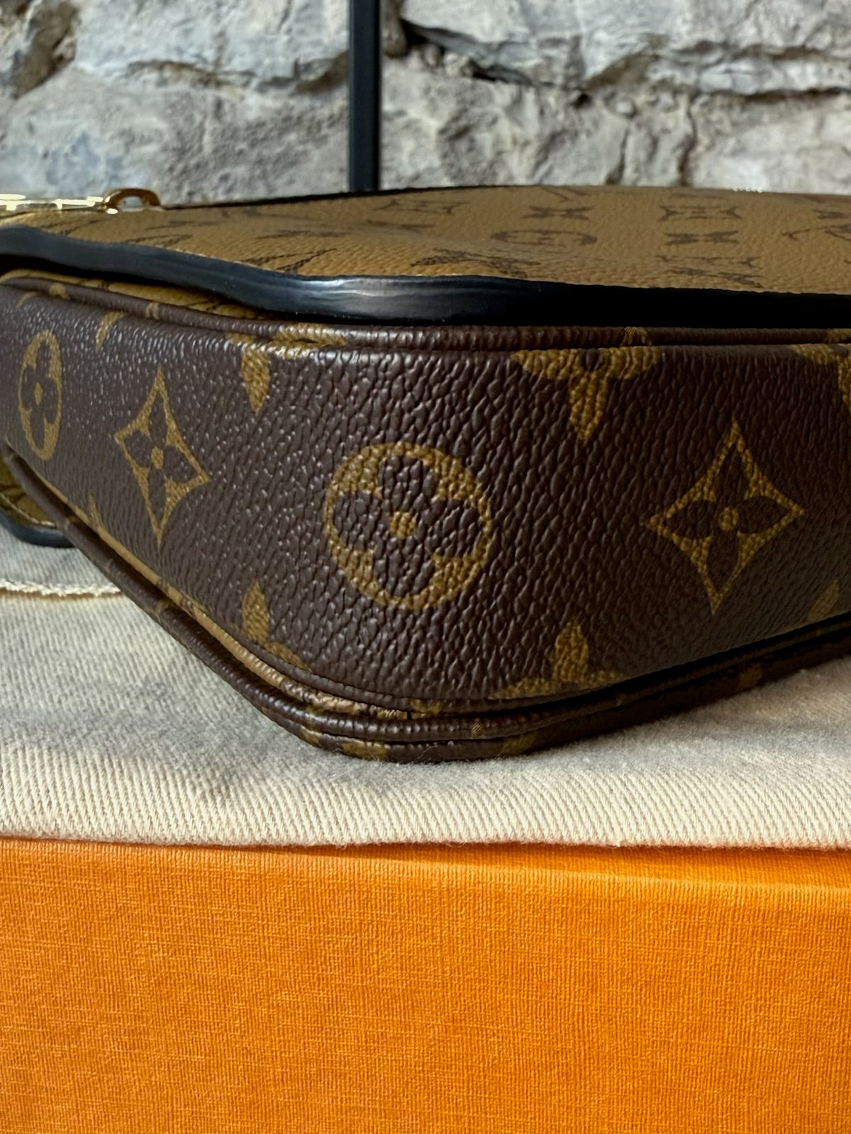 Louis Vuitton Pochette Métis Monogram Reverse Canvas