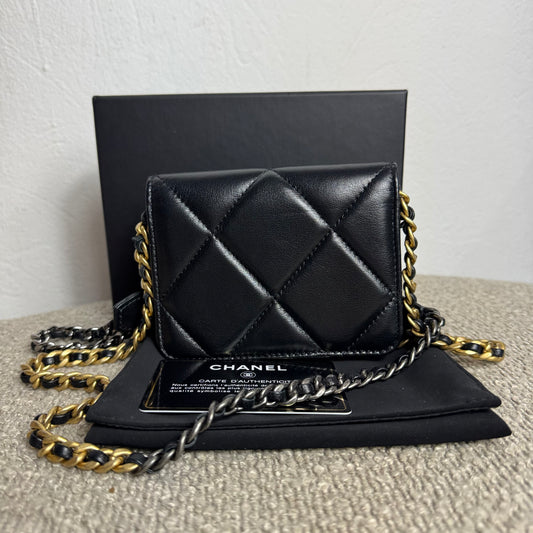Chanel 19 Wallet on Chain