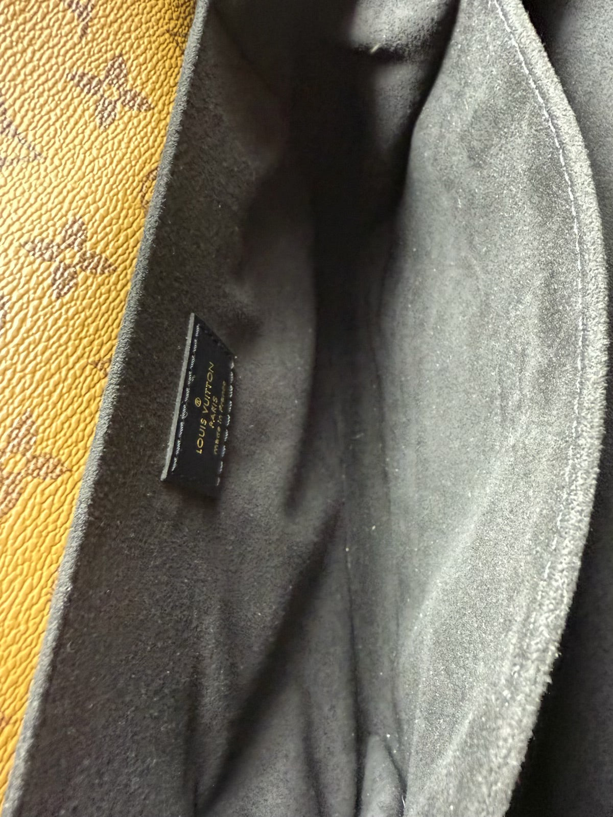 Louis Vuitton Pochette Métis Monogram Reverse Canvas