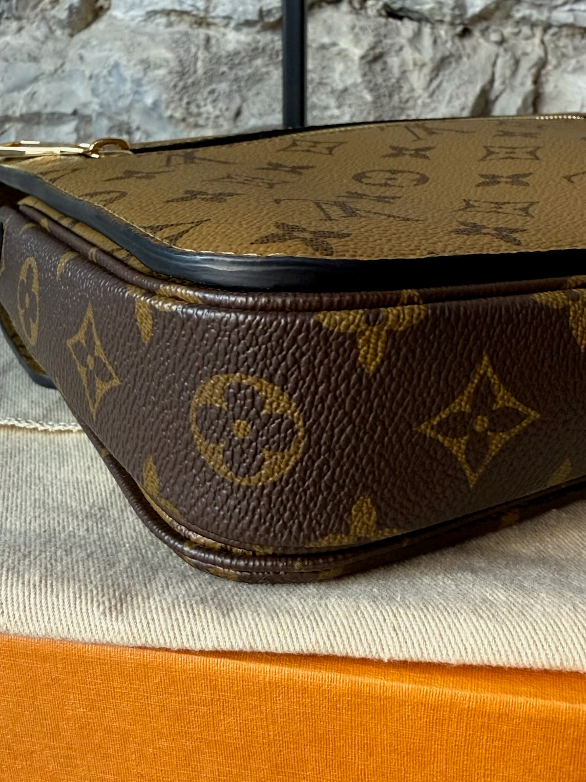 Louis Vuitton Pochette Métis Monogram Reverse Canvas