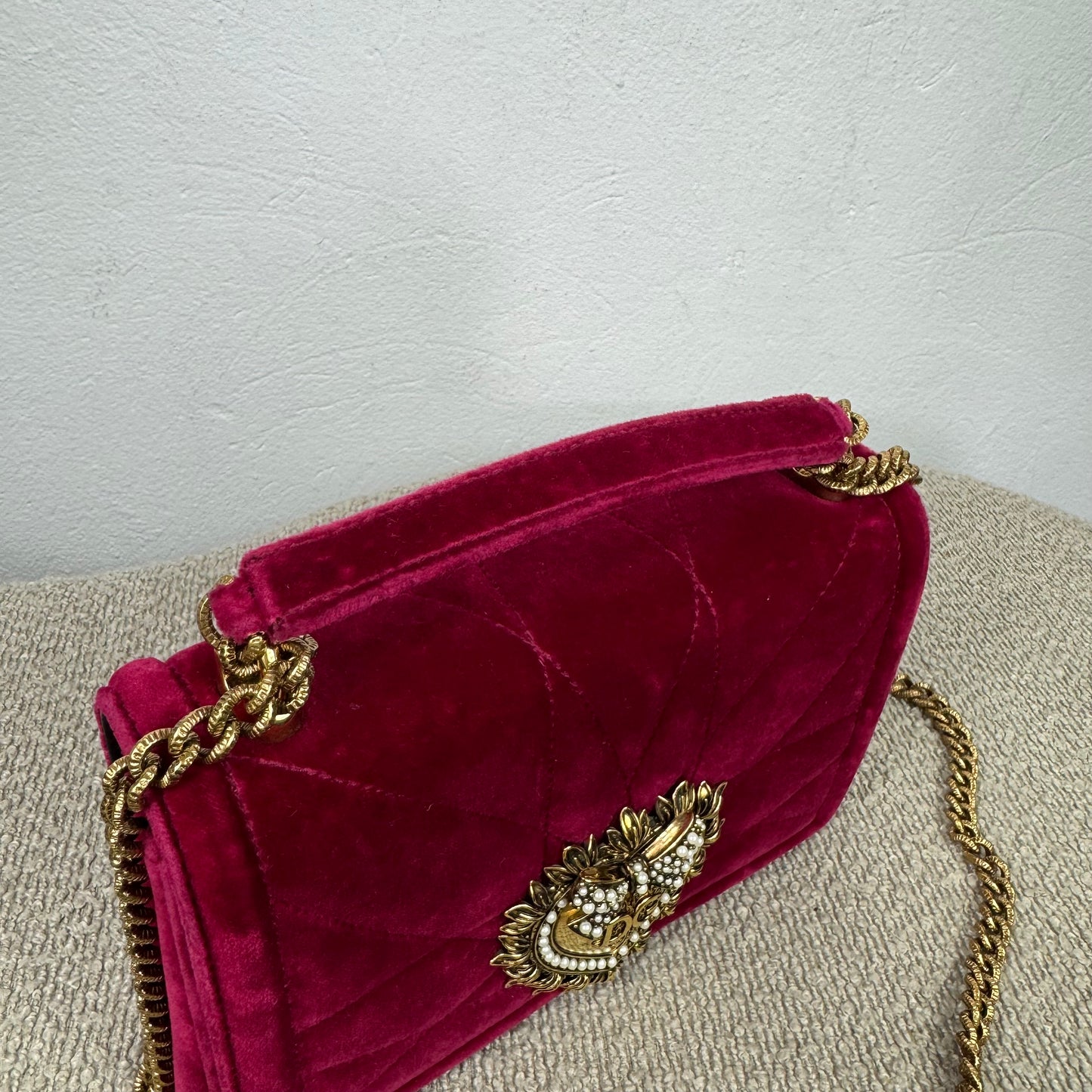 Dolce & Gabbana Velvet Devotion Medium Samt Tasche Pink
