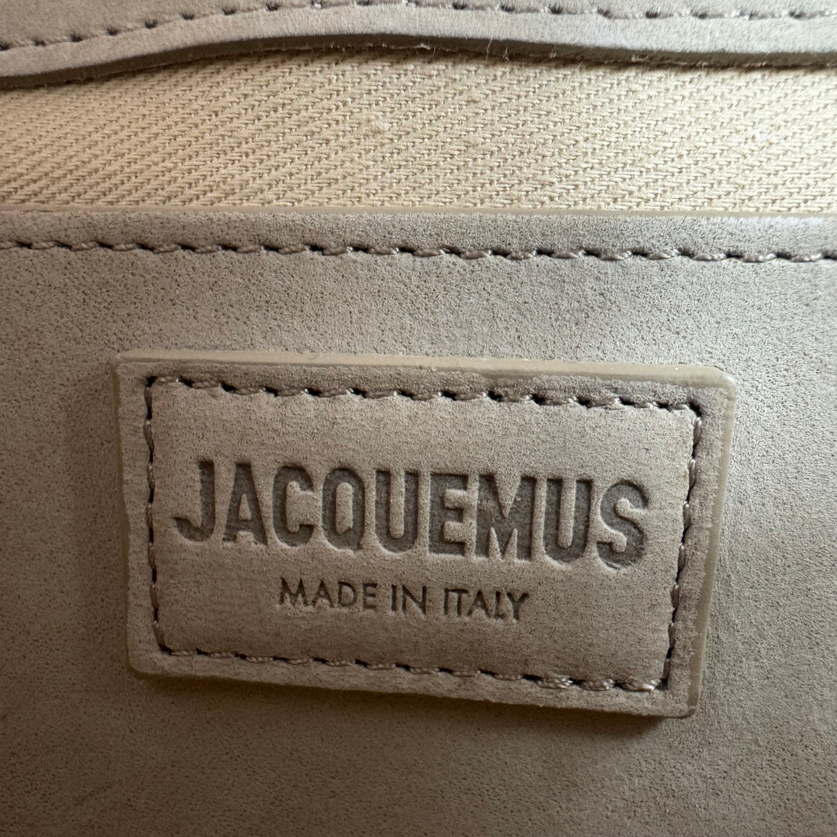 Jacquemus Le Bambino Long – Wildleder Beige