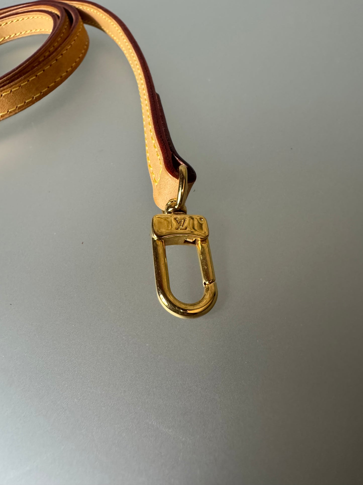 Louis Vuitton Schulterriemen – Leder (116 cm)