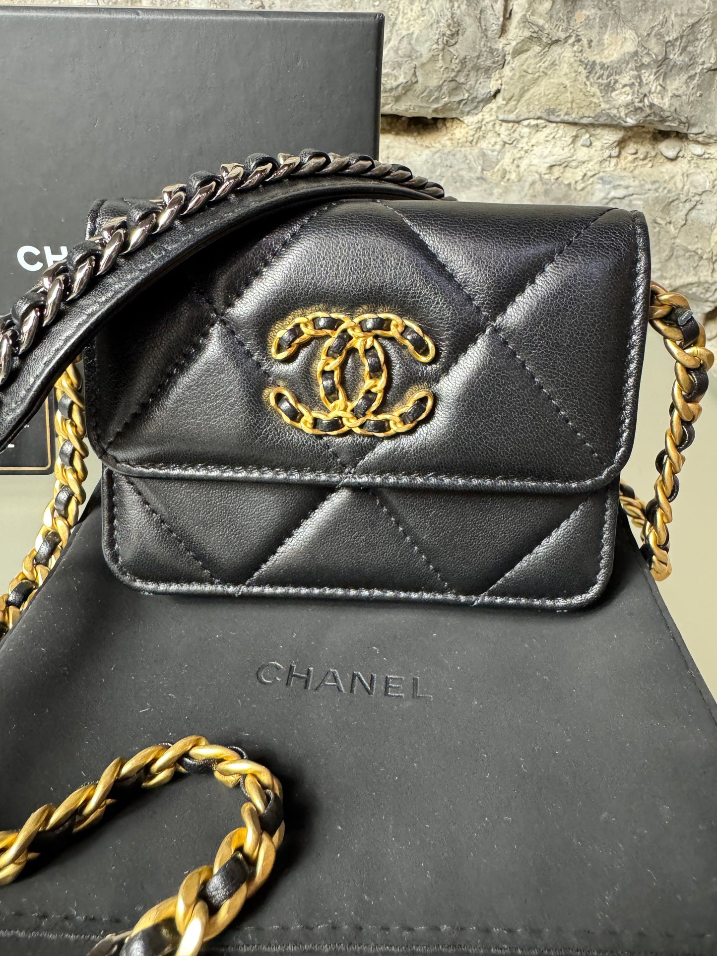 Chanel 19 Wallet on Chain