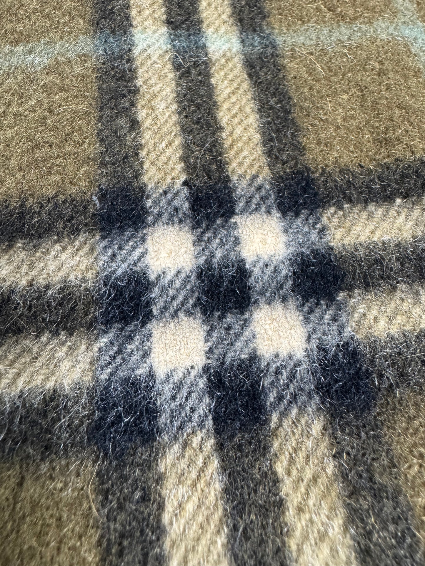 Écharpe Burberry kaki – 100 % cachemire