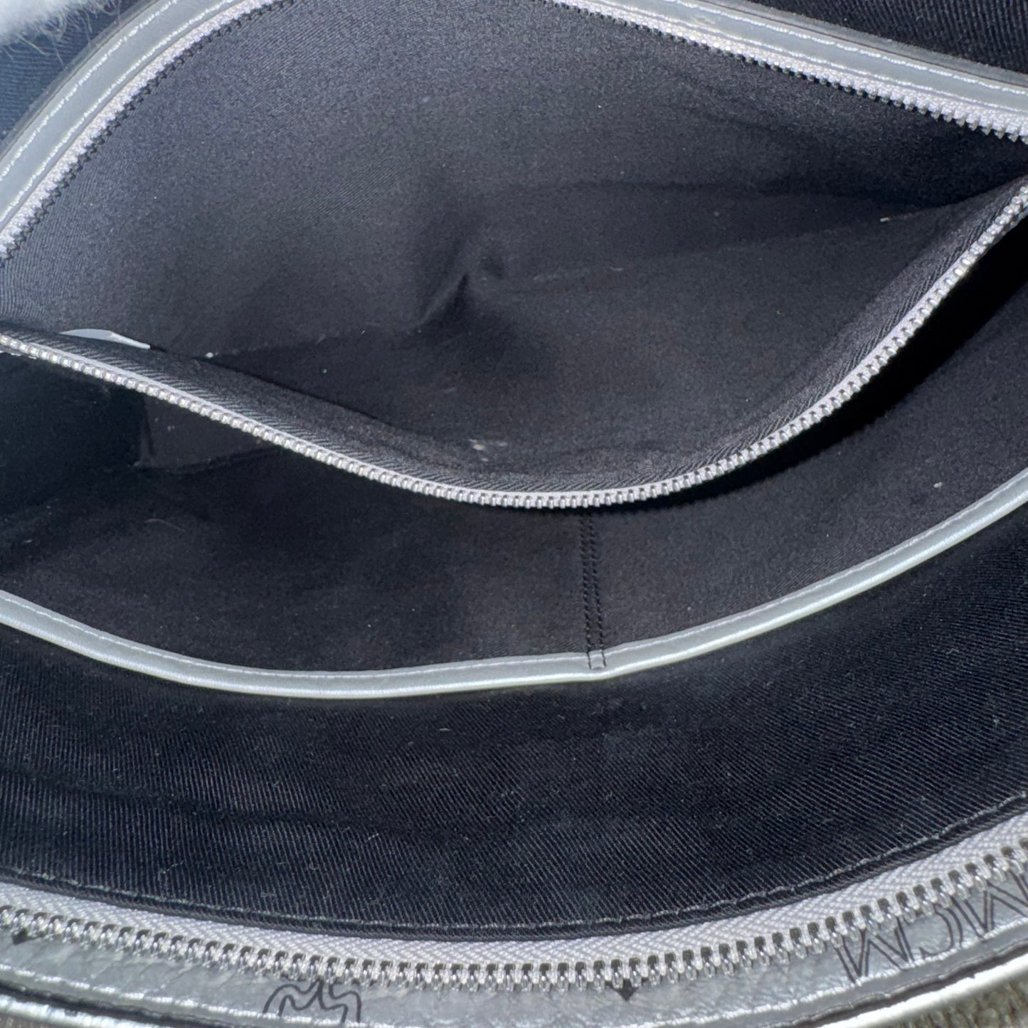 MCM Visetos Clutch Silber