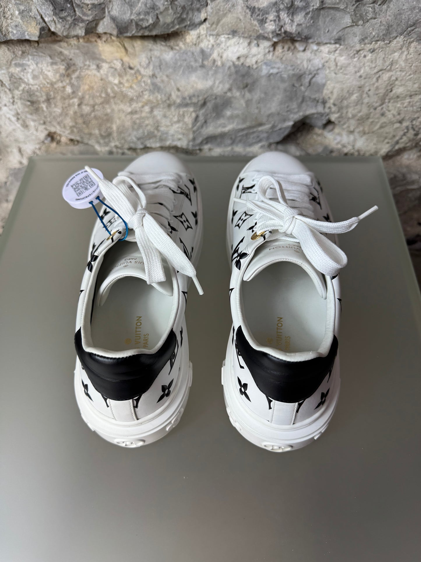 Louis Vuitton Time Out Sneaker Weiß/Schwarz – Größe 38