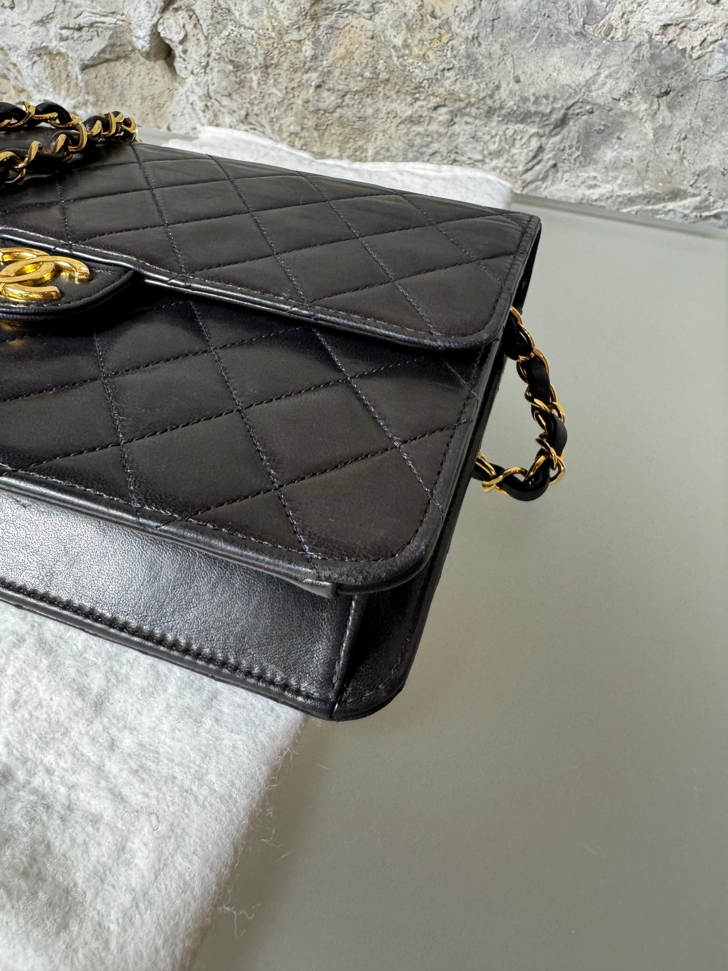 Chanel Classic Flap Bag Timeless – Zeitlose Eleganz mit modernem Twist