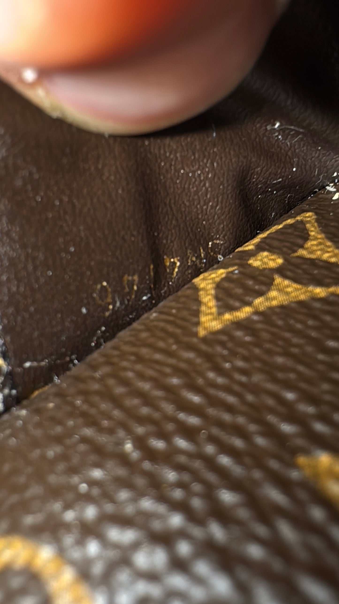 Louis Vuitton „Pallas“ Portemonnaie Monogram Rouge