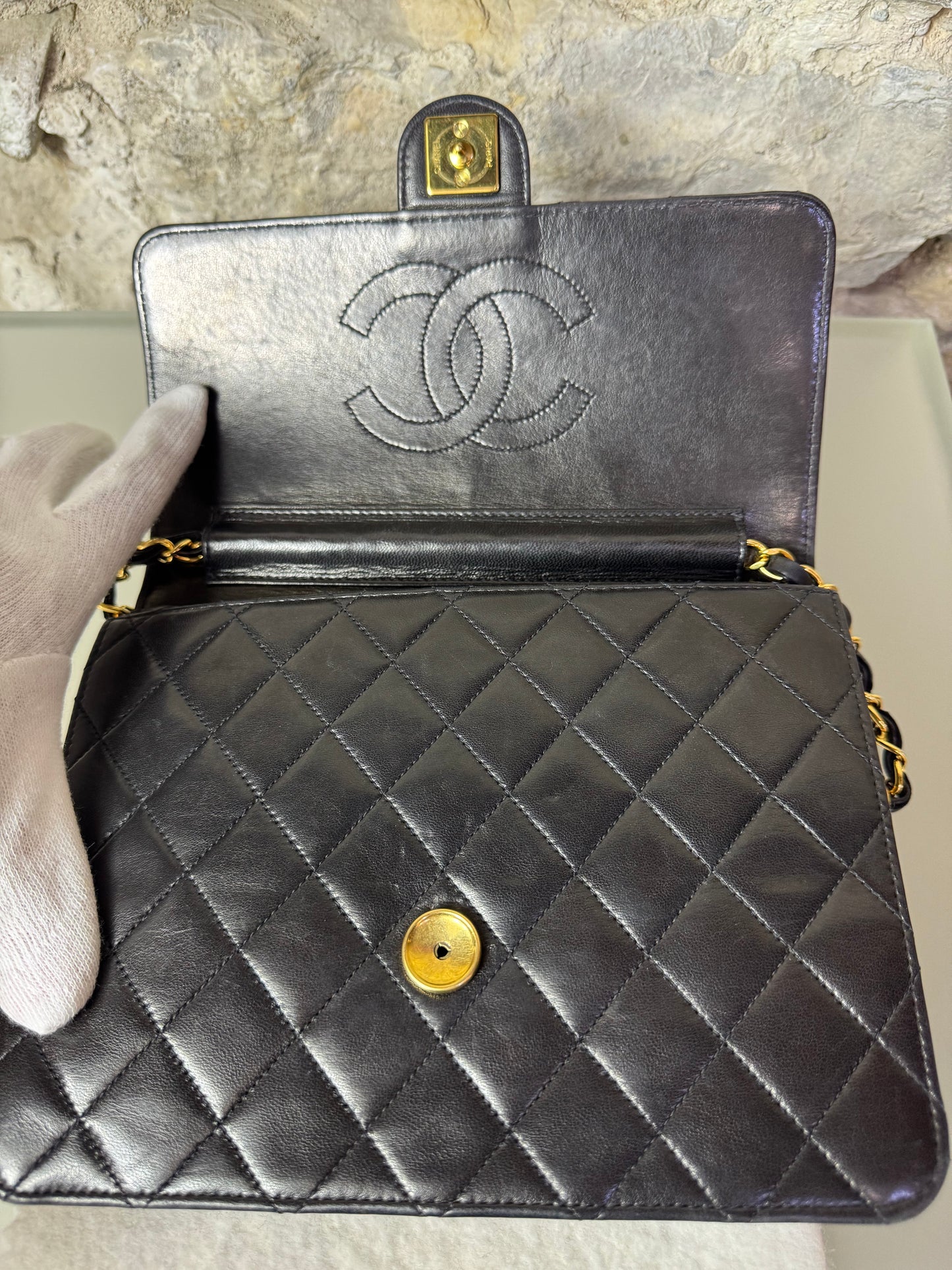 Chanel Classic Flap Bag Timeless – Zeitlose Eleganz mit modernem Twist