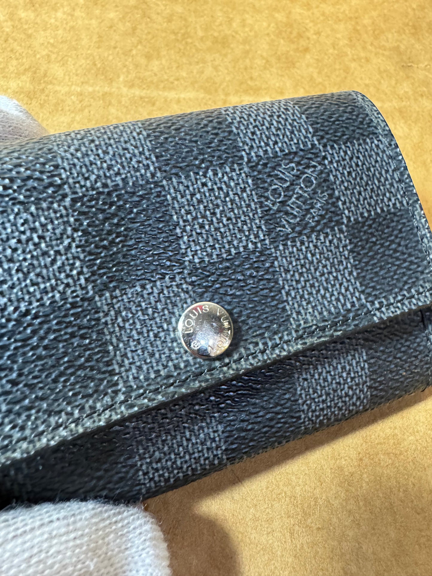 LOUIS VUITTON Damier Graphite Multicle 6