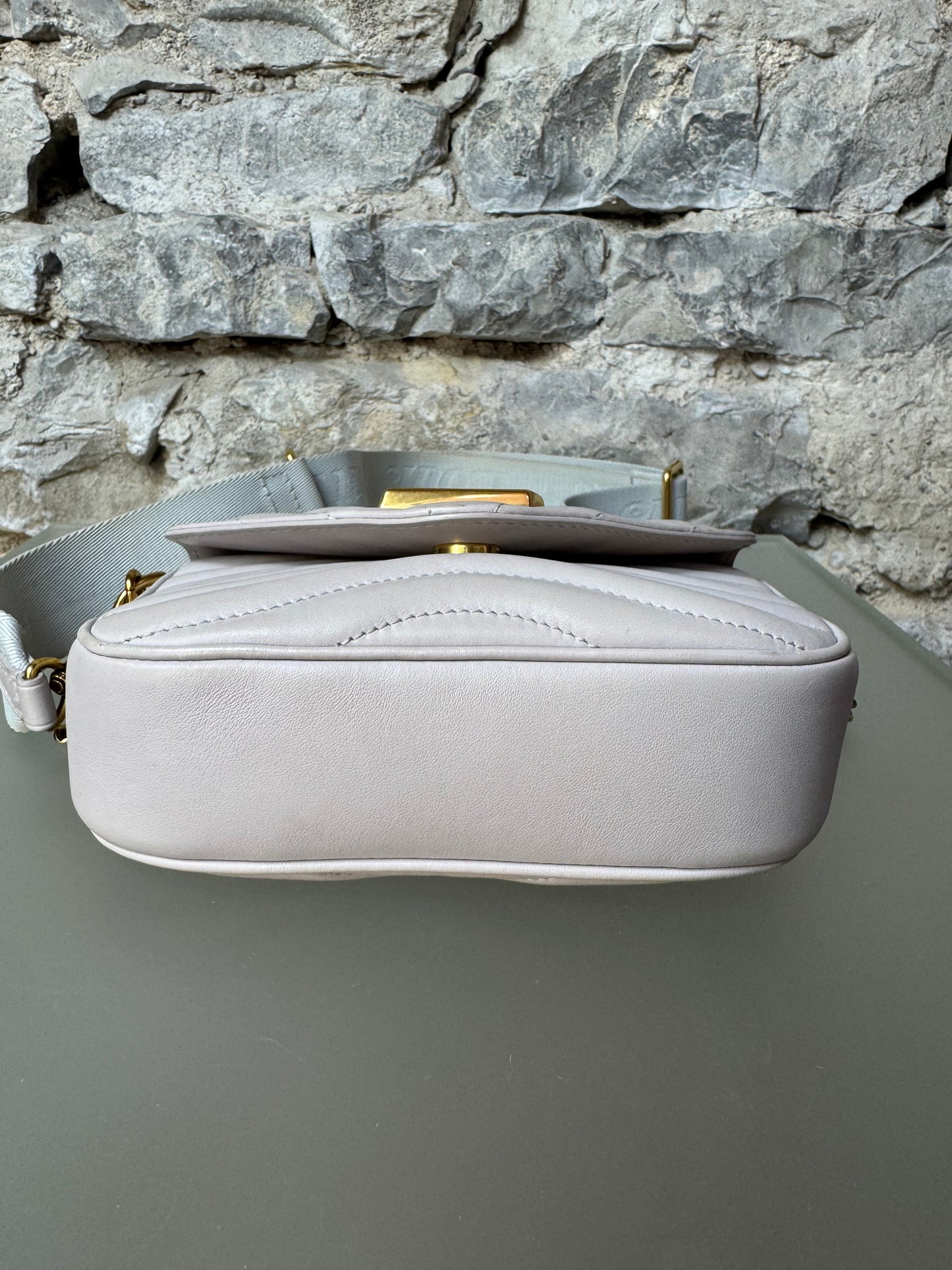 Louis Vuitton New Wave Multi Pochette – Grau