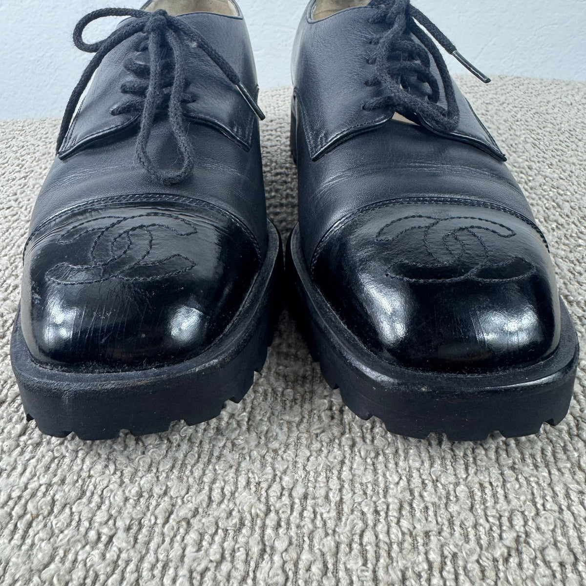 Chanel Cap-Toe Leder Schnürschuhe – Schwarz – Größe 37,5