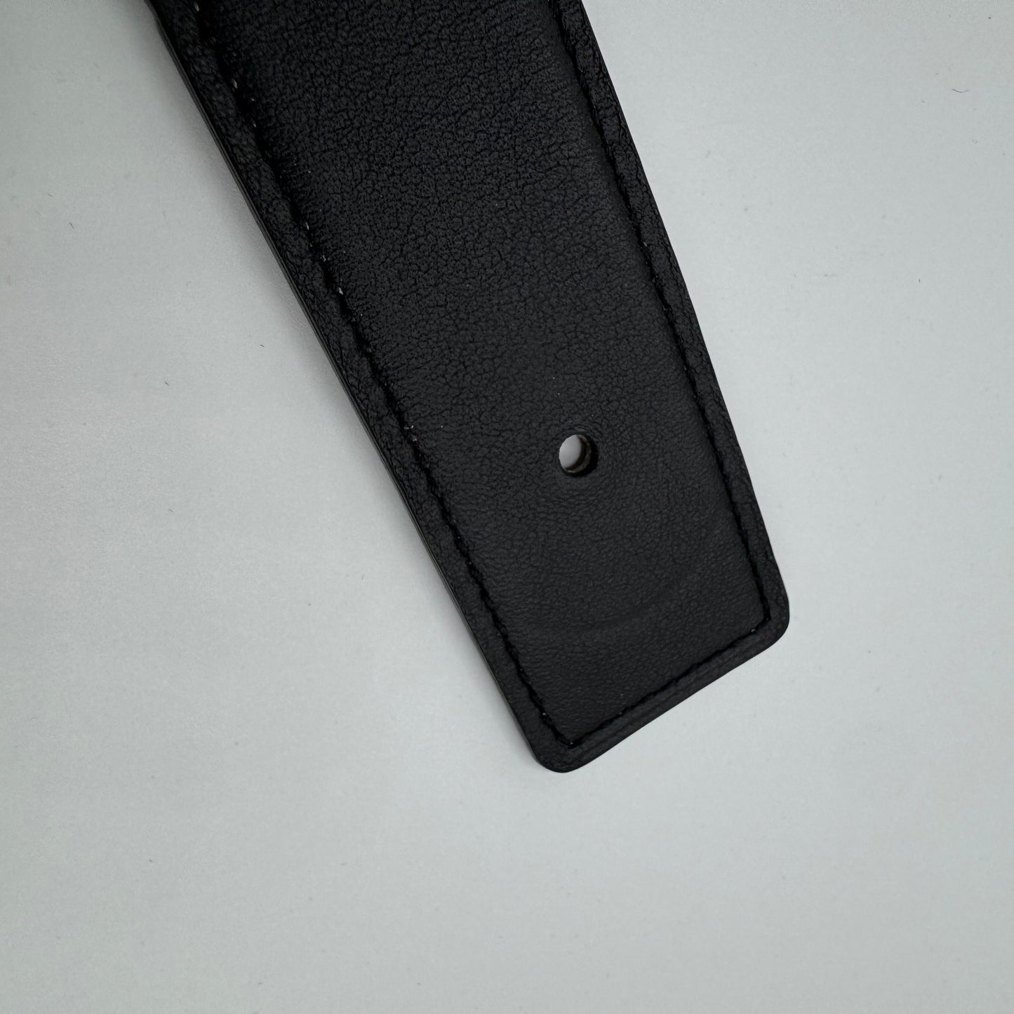 Hermès Gürtel H Striée – Wendbarer Gürtelriemen Schwarz / Ébène