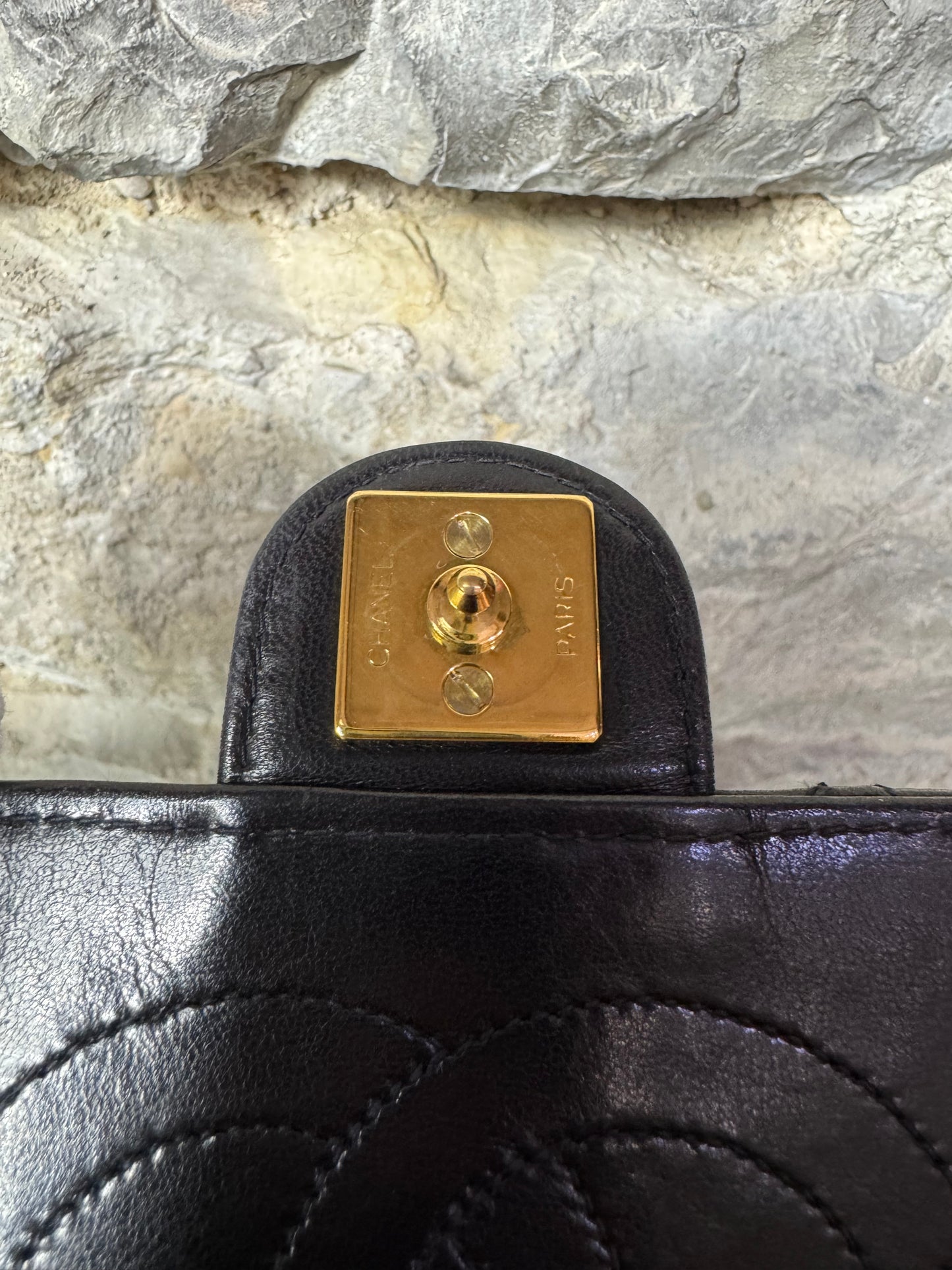 Chanel Classic Flap Bag Timeless – Zeitlose Eleganz mit modernem Twist