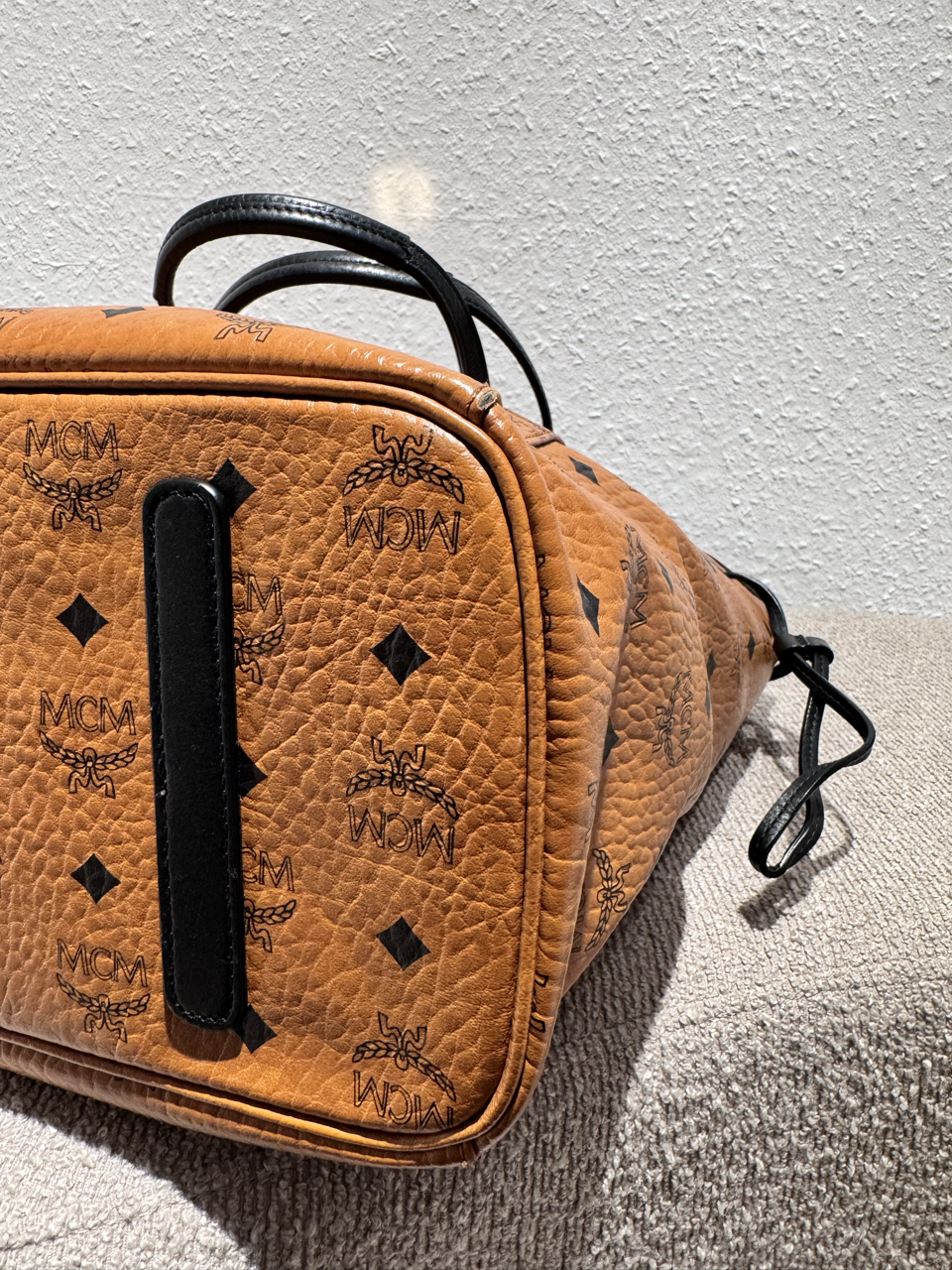 MCM Wendeshopper – Visetos / Universe Design