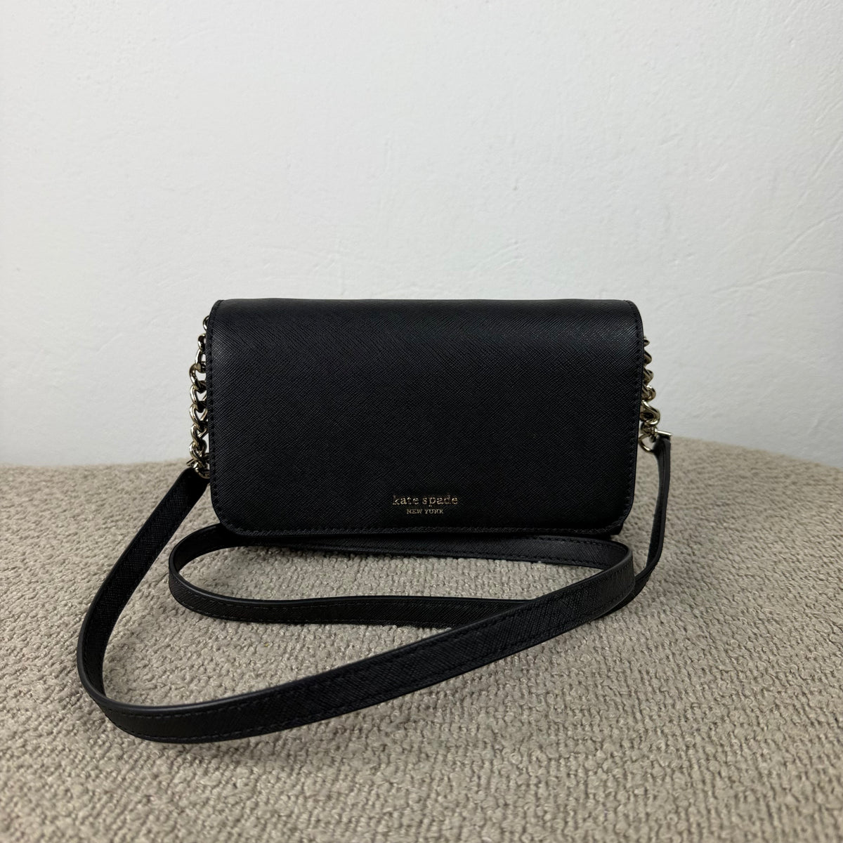 Kate Spade New York Flap Crossbody Bag – Schwarz