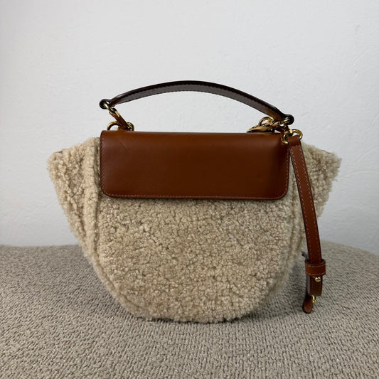 Wandler Schultertasche Teddy-Fell & Leder – Creme/Braun