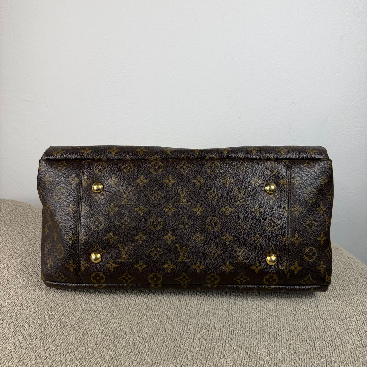 Louis Vuitton Artsy MM – Monogram Canvas