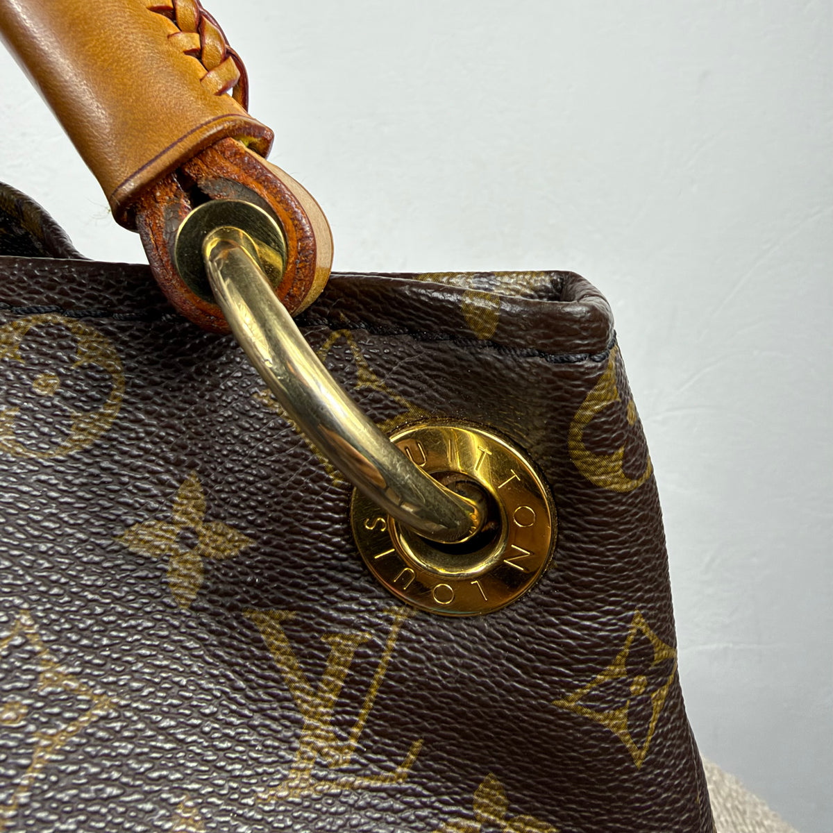 Louis Vuitton Artsy MM – Monogram Canvas