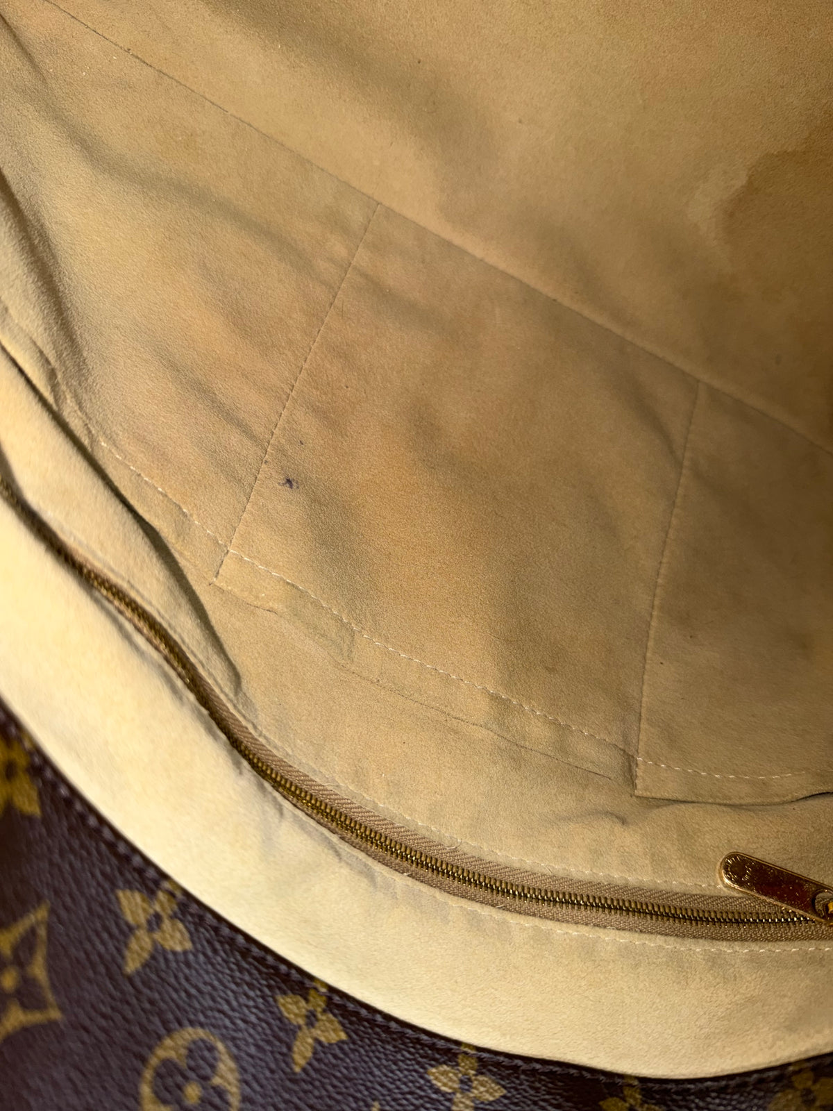 Louis Vuitton Artsy MM – Monogram Canvas