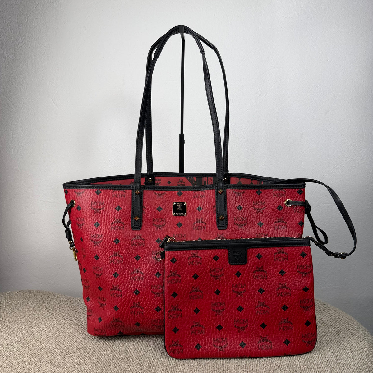 MCM Anya Visetos Wendeshopper – Rot / Schwarz