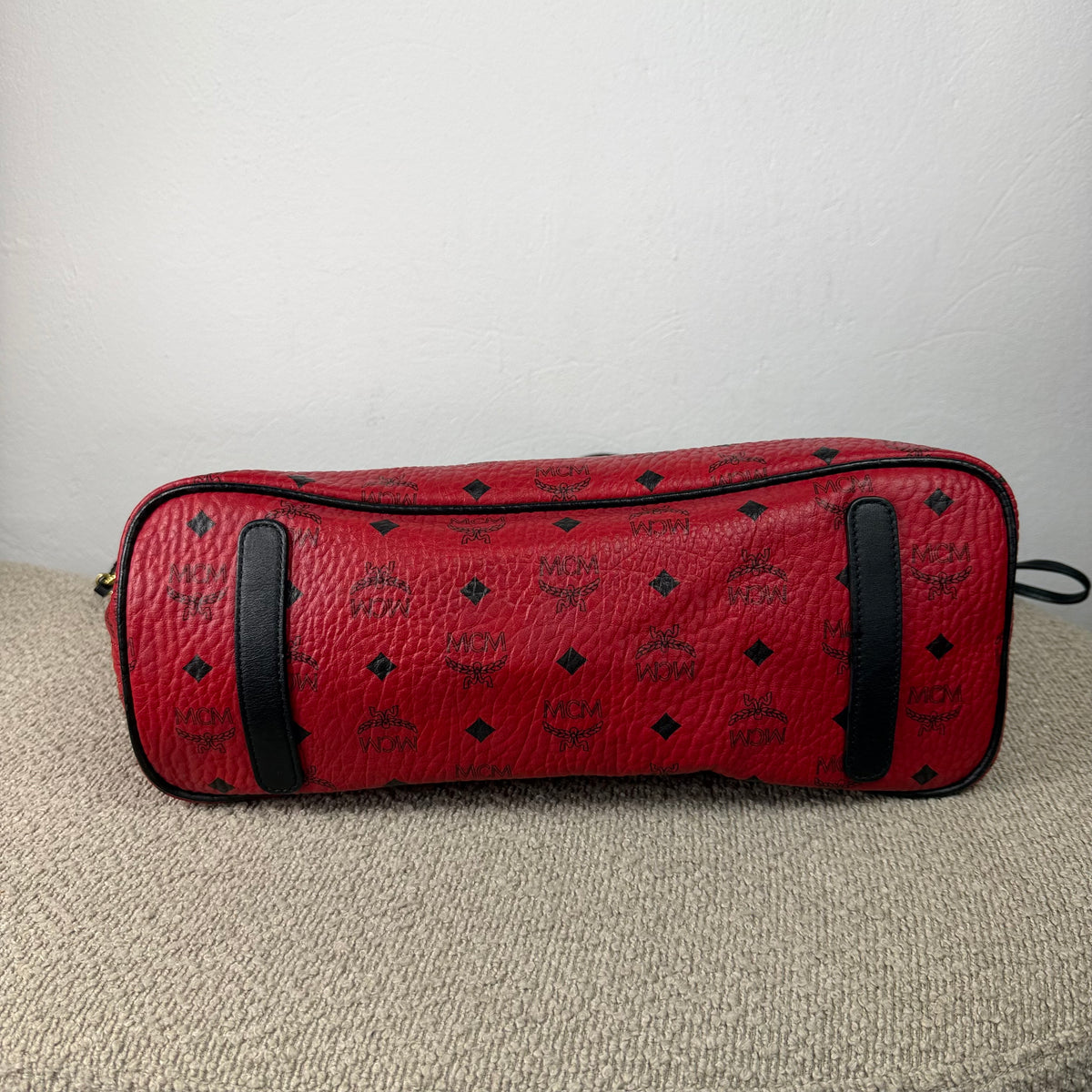 MCM Anya Visetos Wendeshopper – Rot / Schwarz