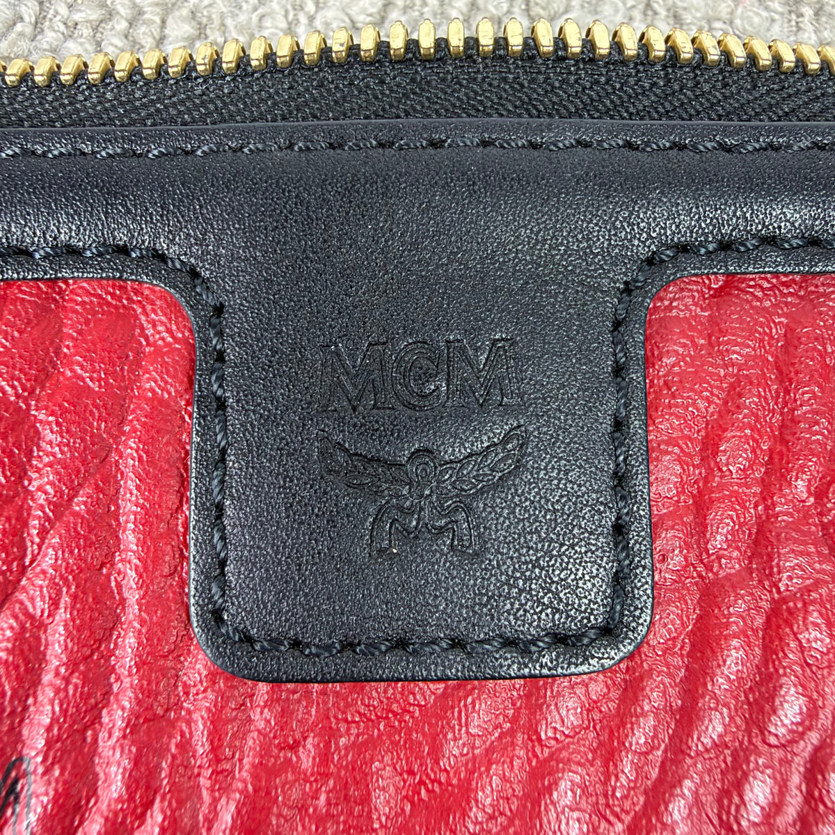 MCM Anya Visetos Wendeshopper – Rot / Schwarz