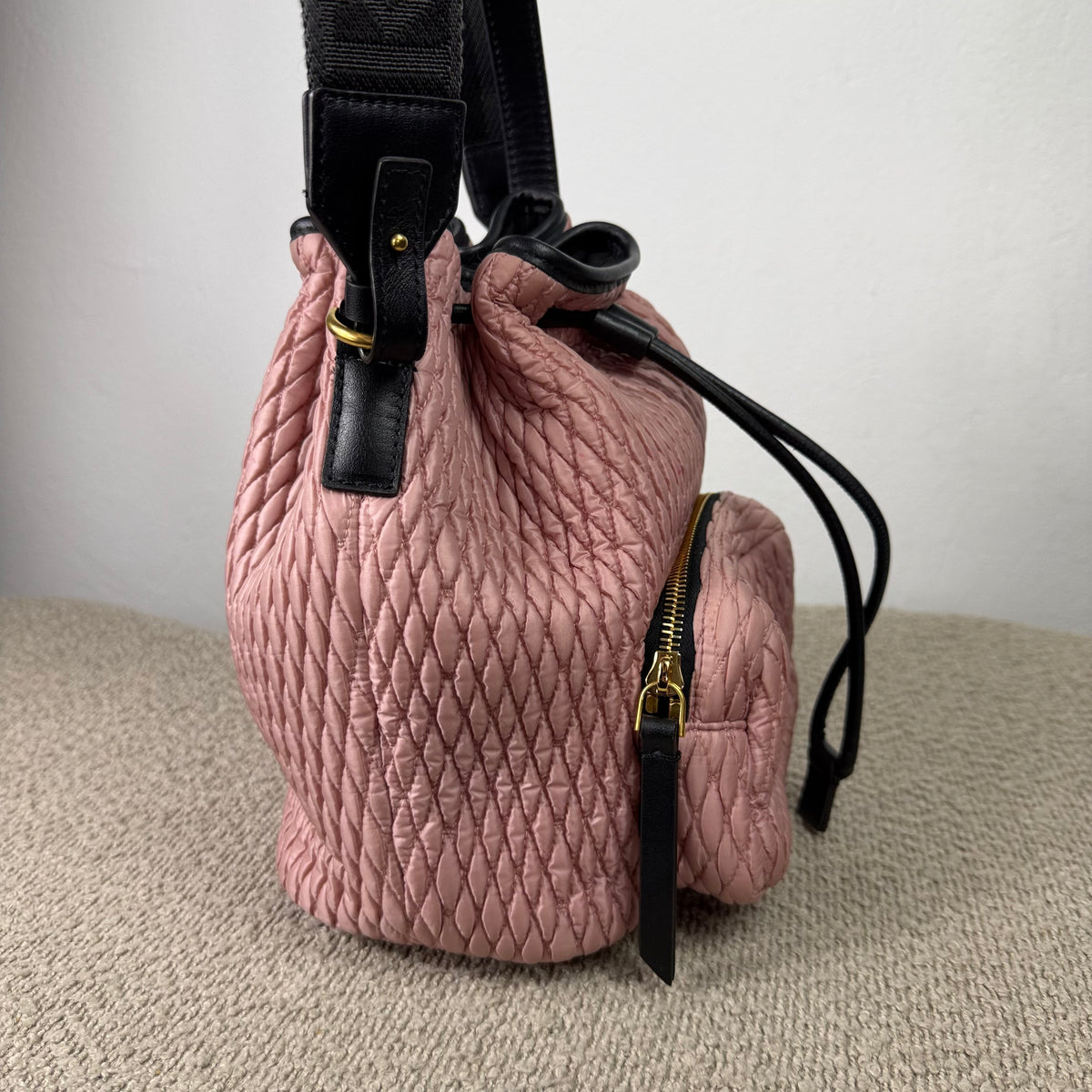 Moncler Kilia Quilted Nylon Bucket Bag – Rosa