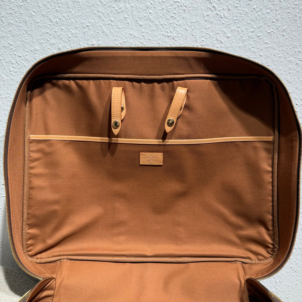 Louis Vuitton Sirius 55 – Monogram Canvas mit originalem Kleidersack