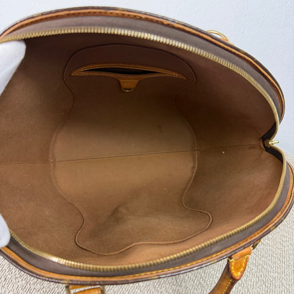 Louis Vuitton Ellipse MM – Monogram Canvas