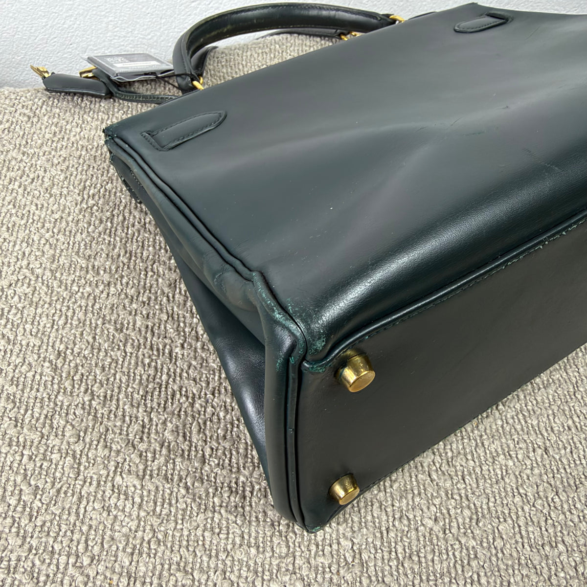 Hermès Kelly 32 Retourné – Vert Foncé Box Calf Leder mit Gold Hardware