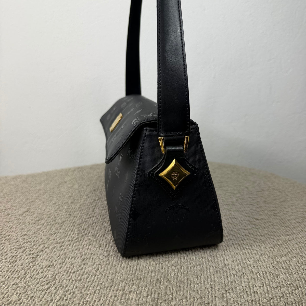 MCM Vintage Star Collection Schultertasche – Visetos Schwarz