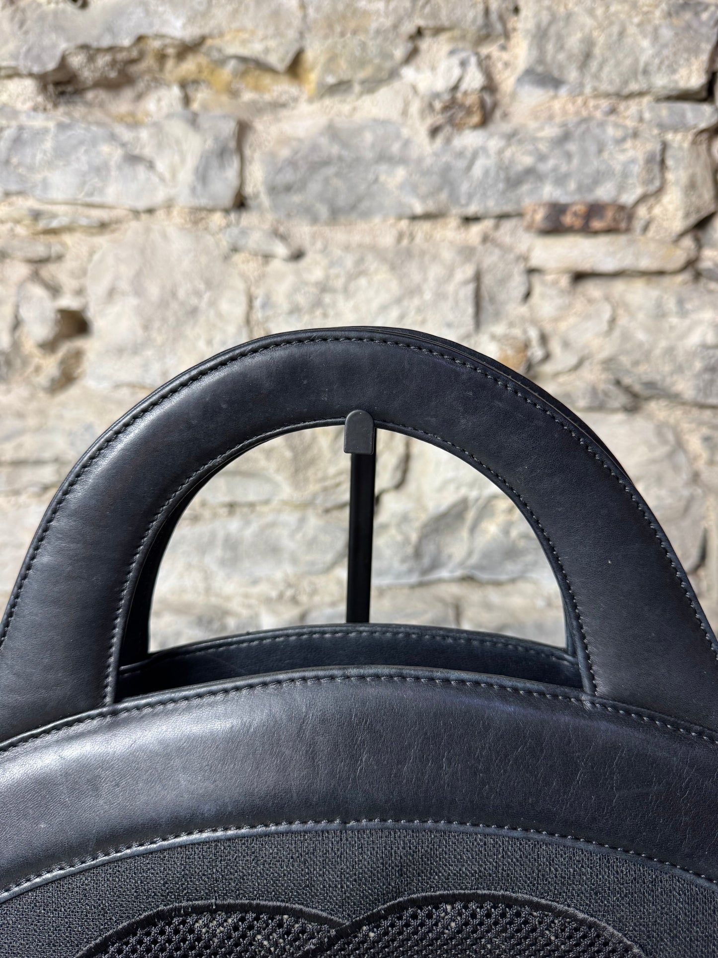 Chanel Tragetasche aus Leinen und Leder – Schwarz