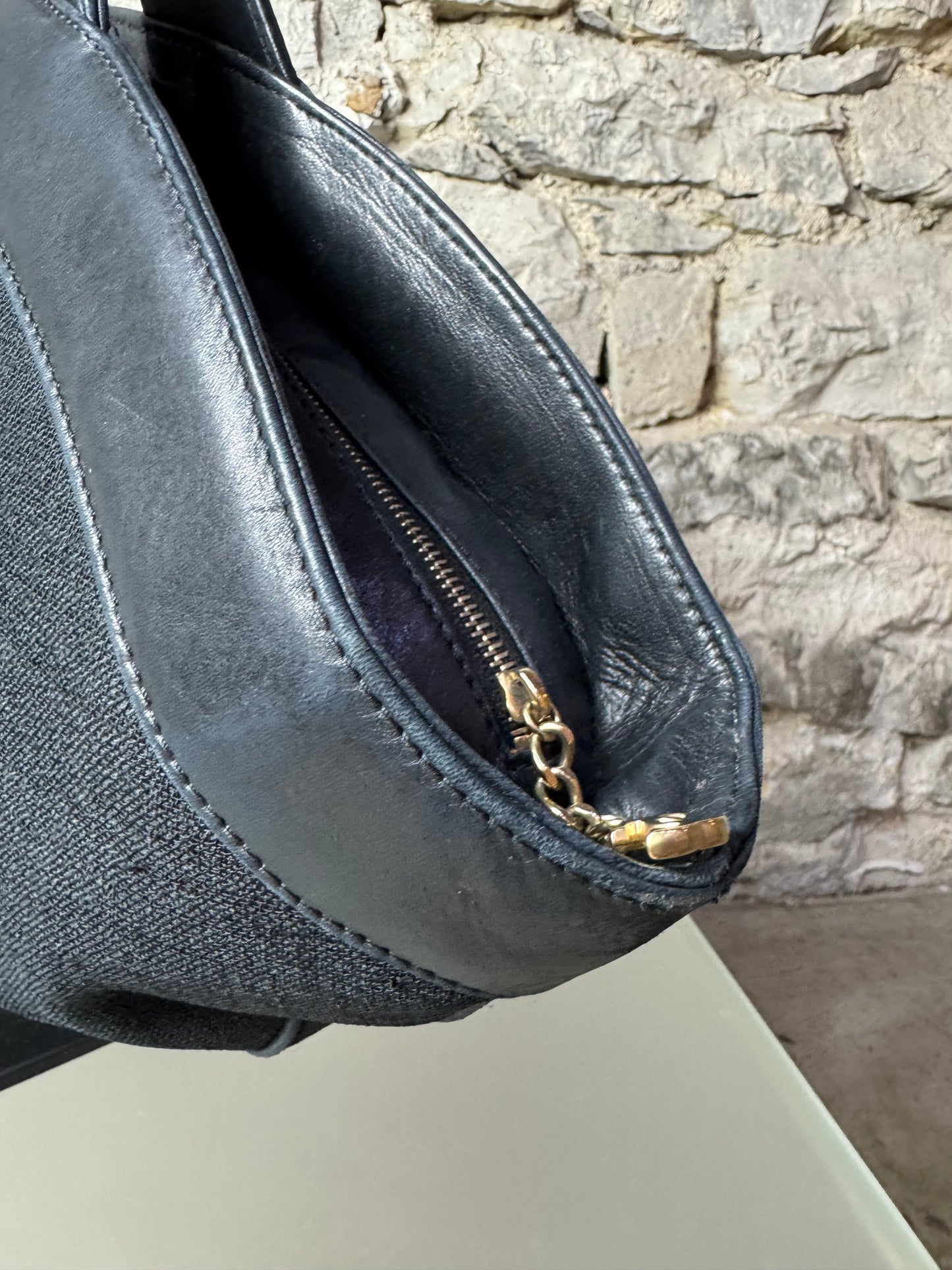 Chanel Tragetasche aus Leinen und Leder – Schwarz