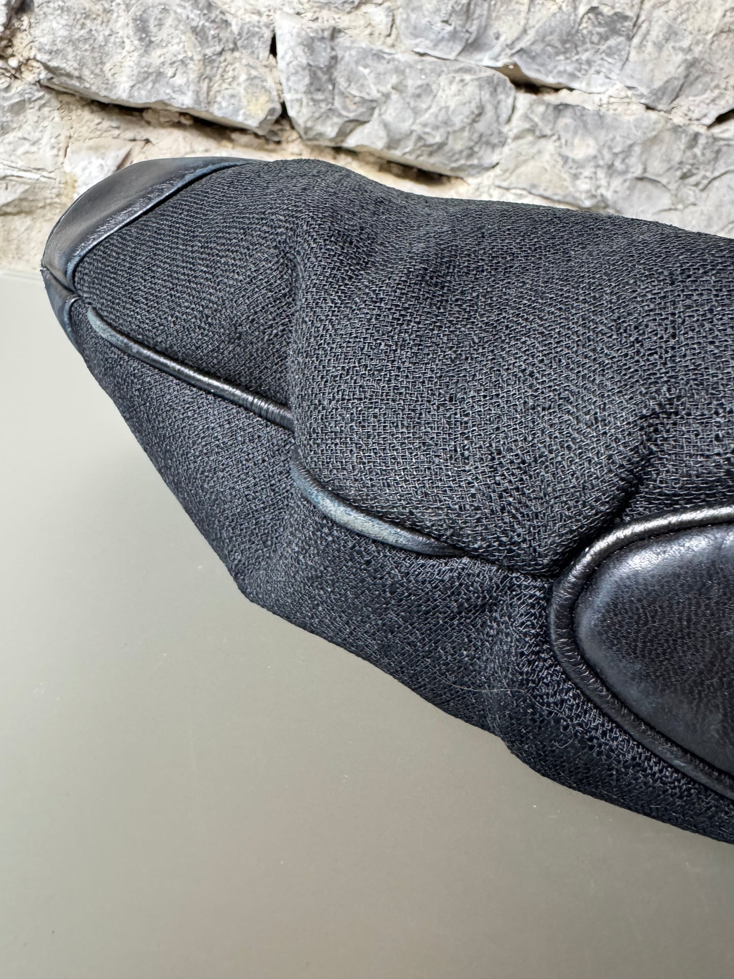 Chanel Tragetasche aus Leinen und Leder – Schwarz