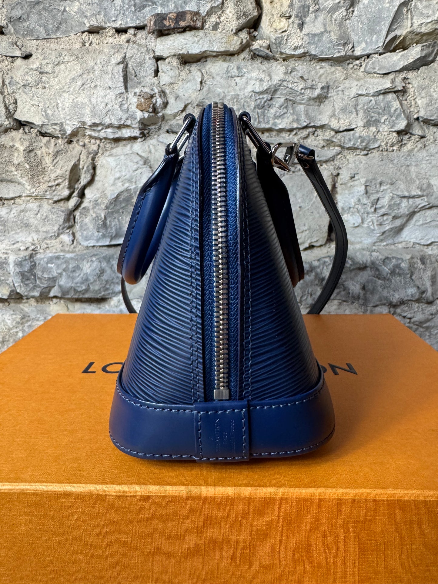 Louis Vuitton Alma BB Epi Leder – Navy Blau
