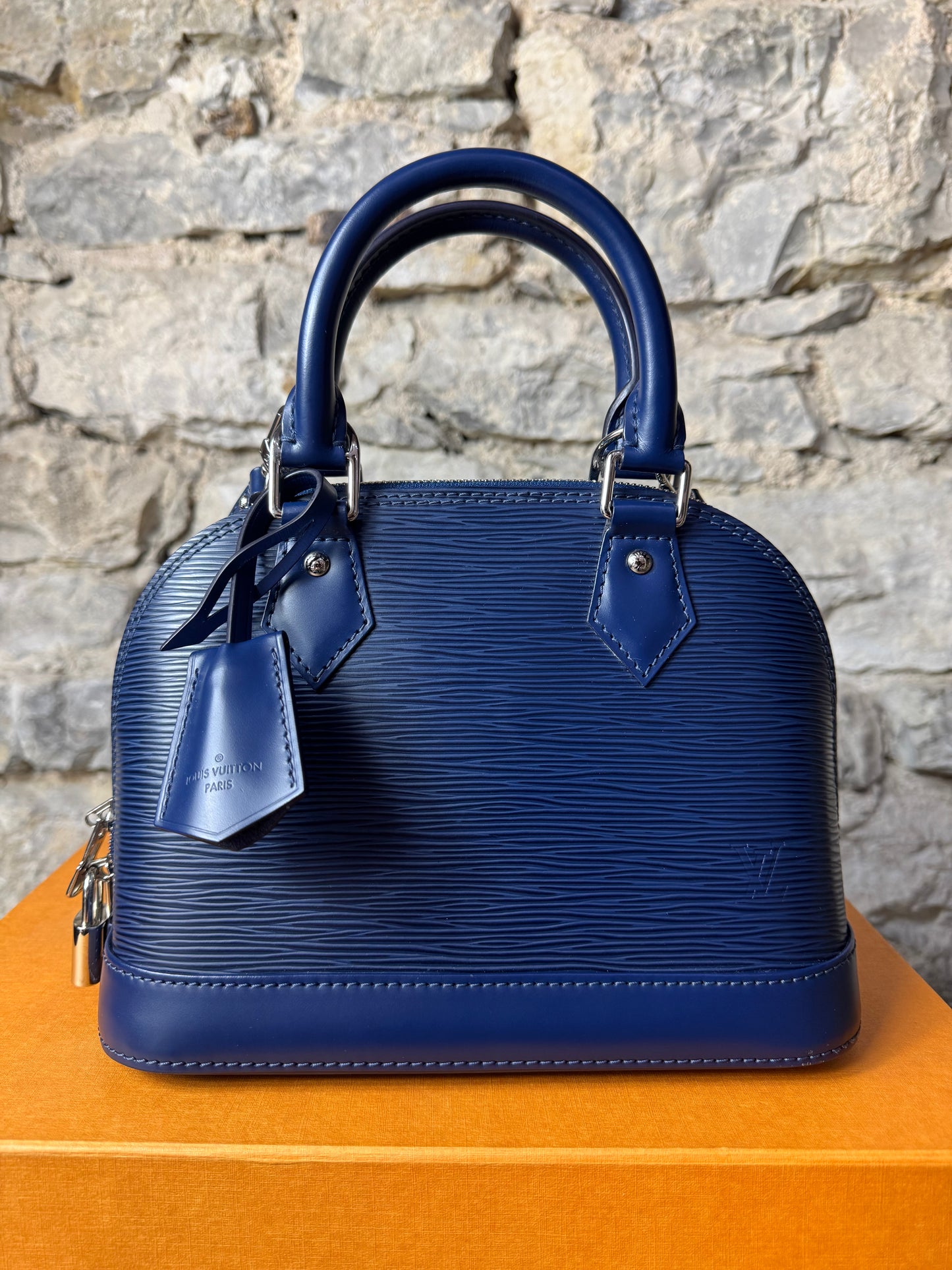 Louis Vuitton Alma BB Epi Leder – Navy Blau