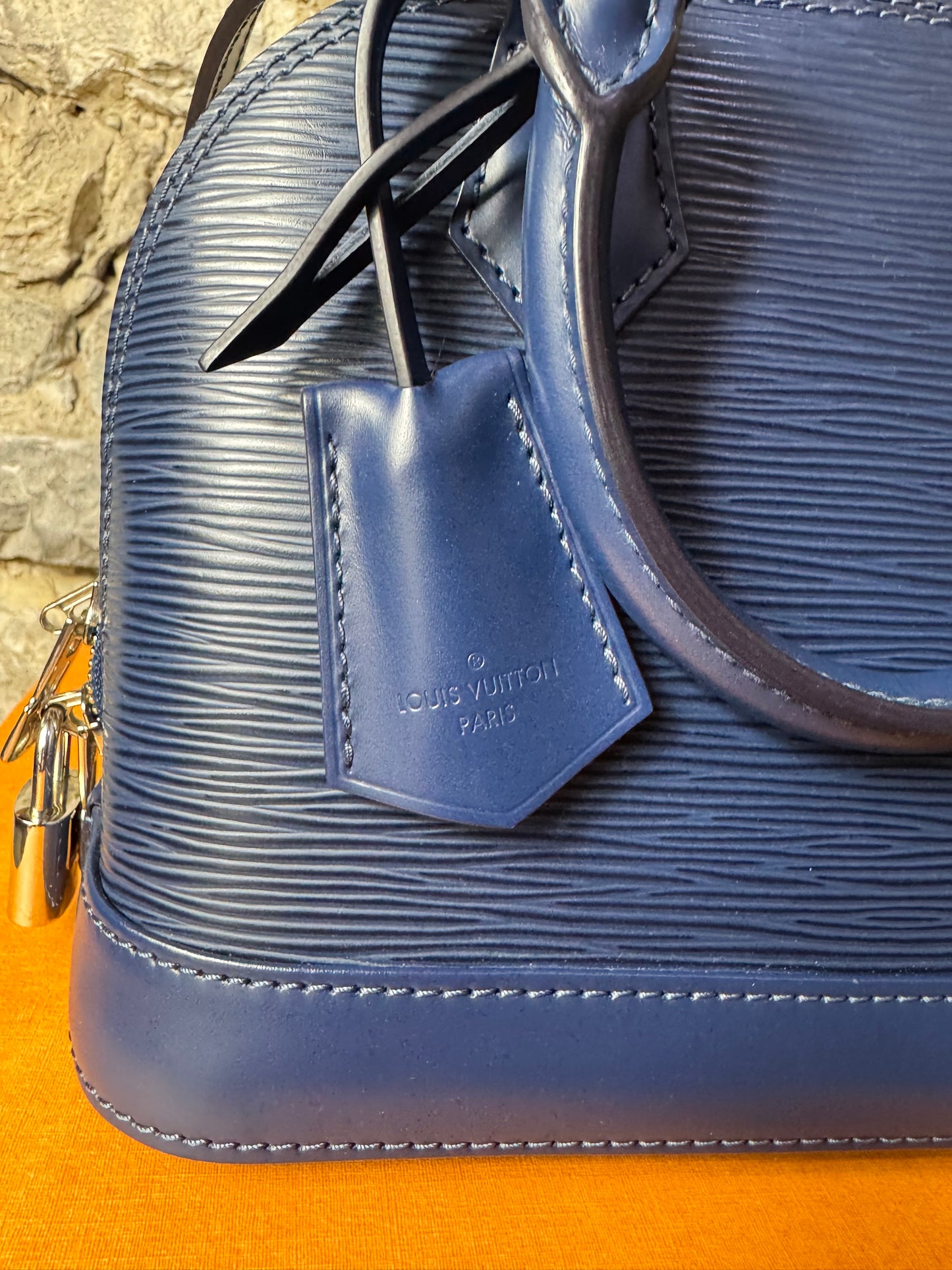 Louis Vuitton Alma BB Epi Leder – Navy Blau