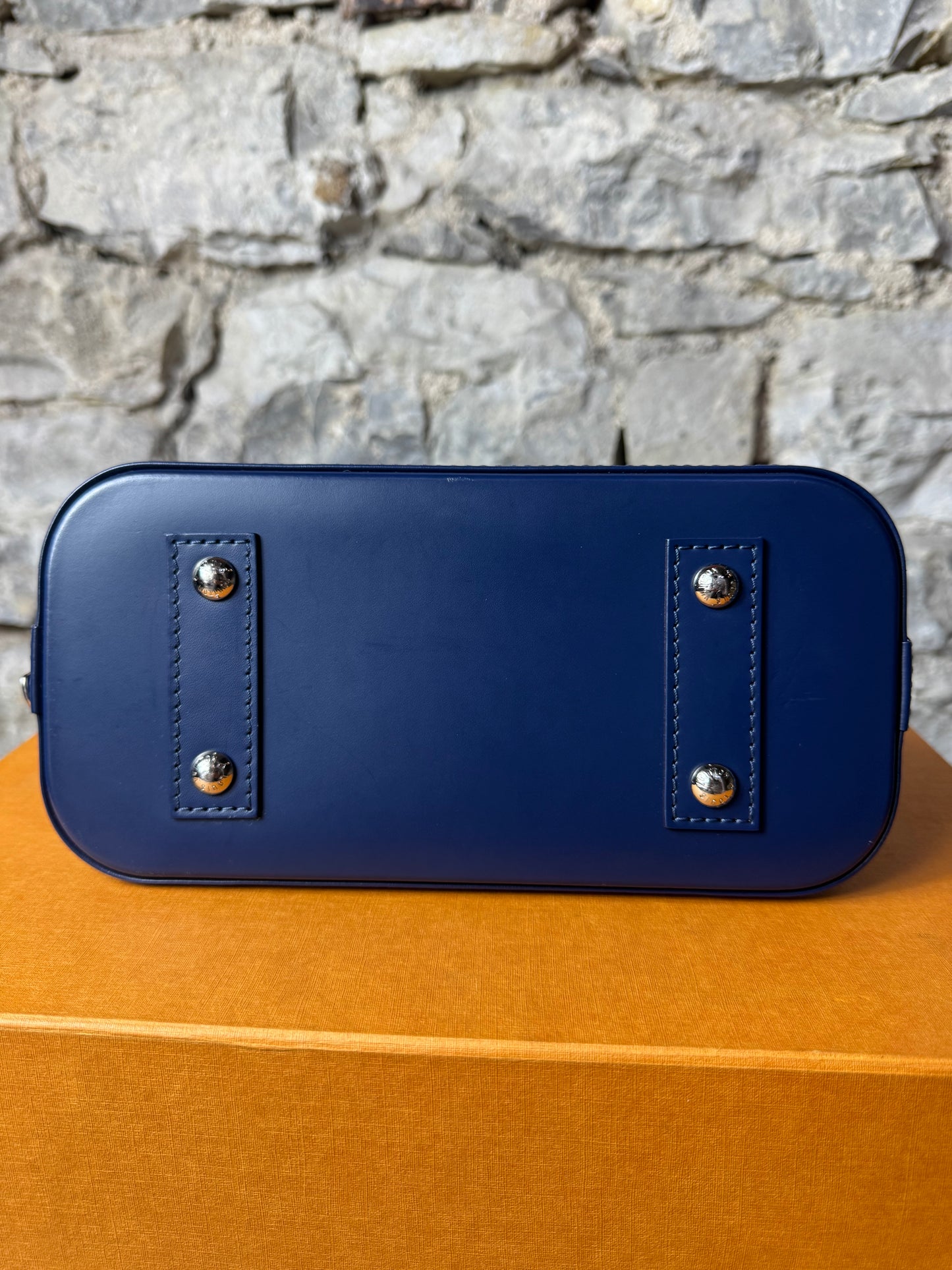 Louis Vuitton Alma BB Epi Leder – Navy Blau