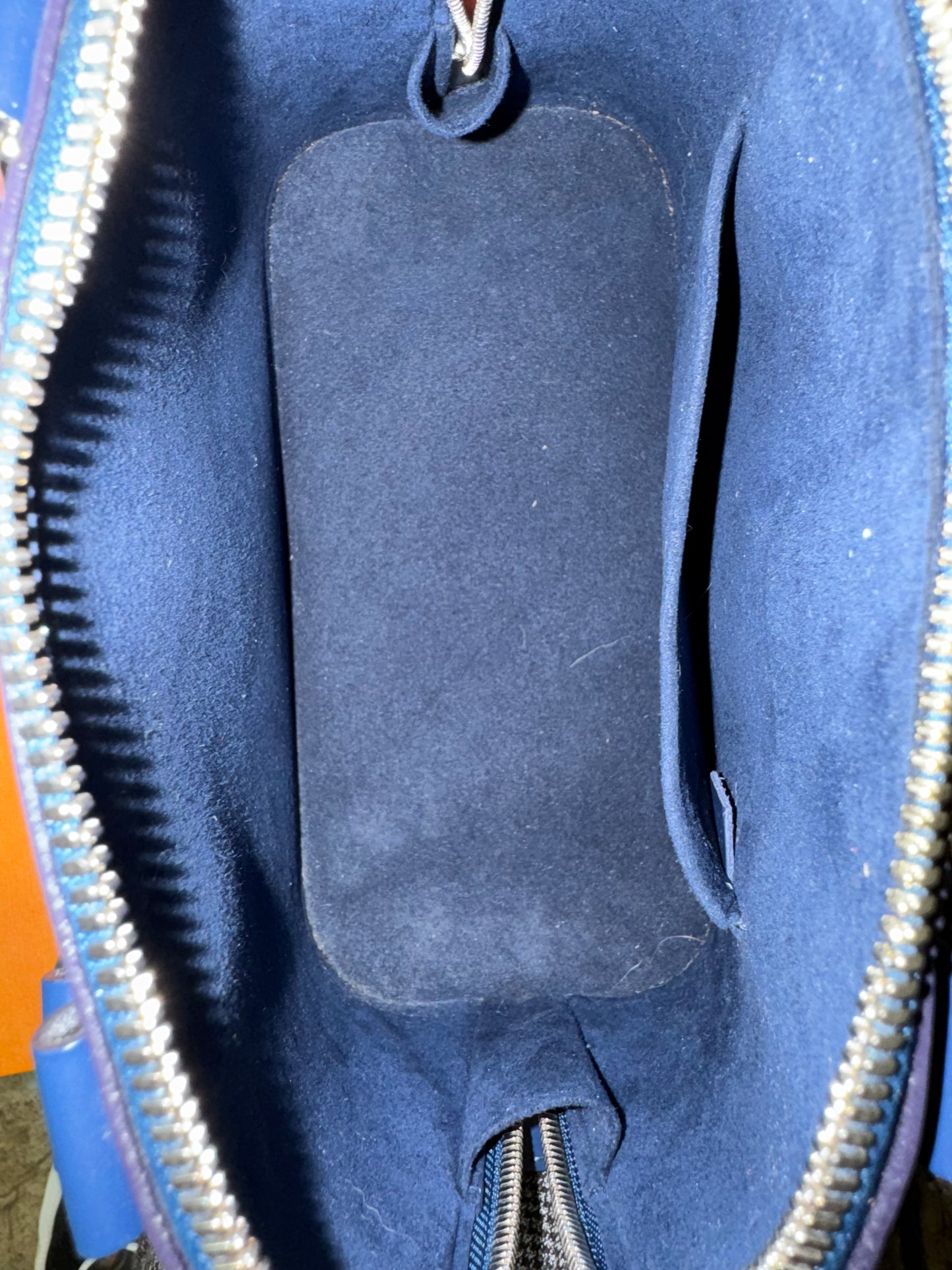 Louis Vuitton Alma BB Epi Leder – Navy Blau
