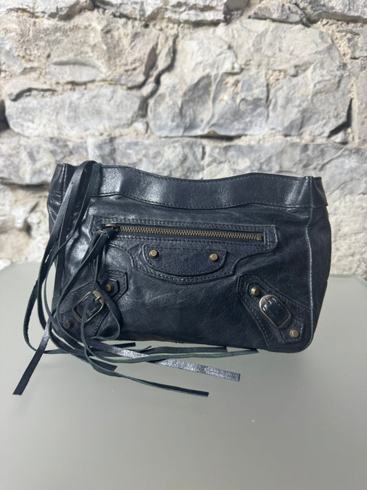 Balenciaga Classic Clutch aus Leder in Schwarz