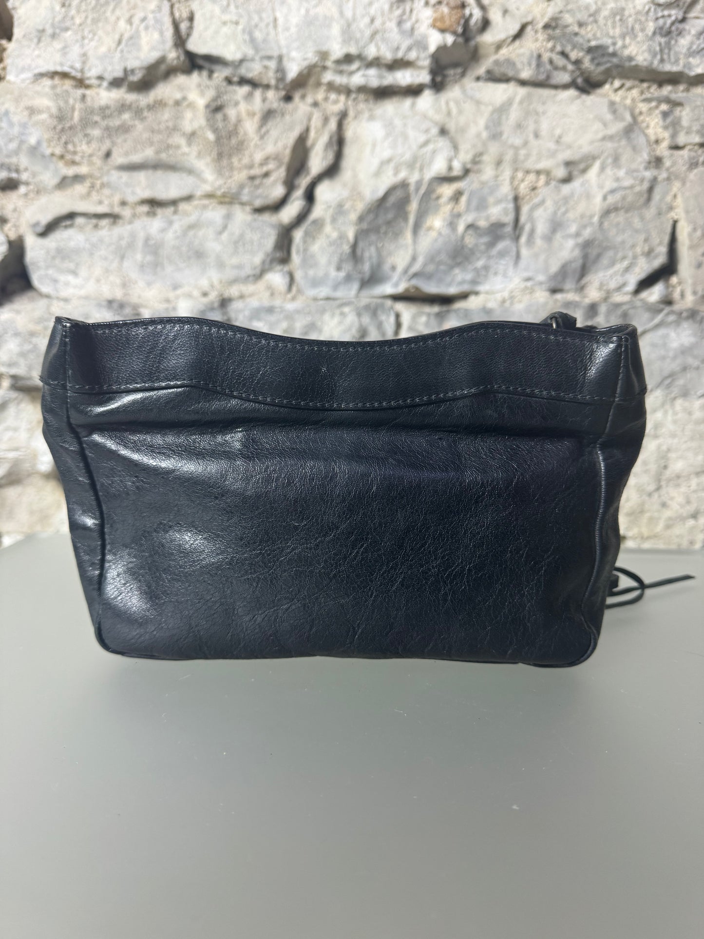 Balenciaga Classic Clutch aus Leder in Schwarz