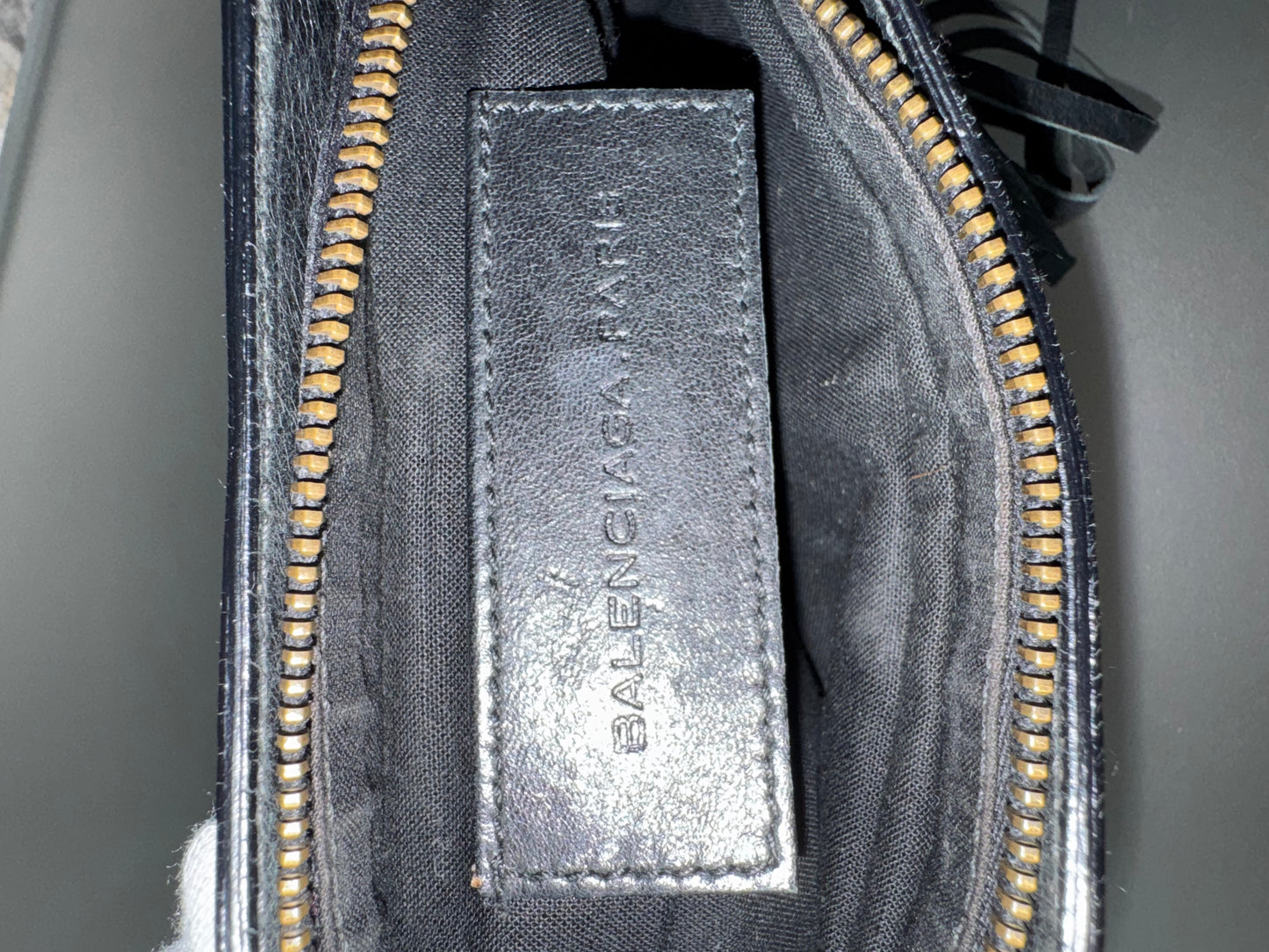 Balenciaga Classic Clutch aus Leder in Schwarz